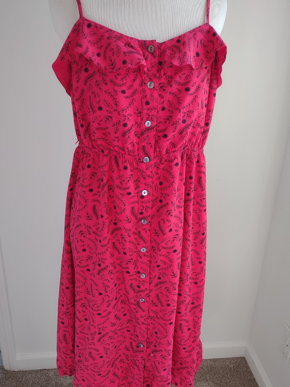 Universal Thread Red Button-Front Midi Dress with Black Leaf Print